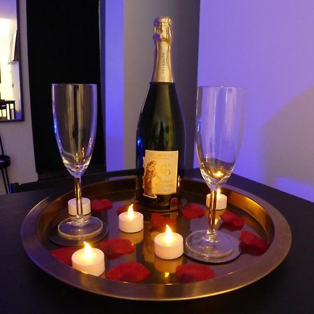 Appartement Balneotherapie Et Sauna Hyper Centre น็องต์ ภายนอก รูปภาพ